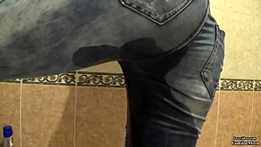 russian camilla moon enjoys pissing and fucking