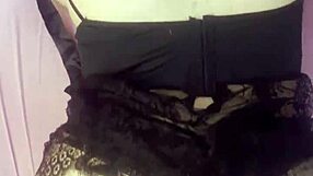 Mexican girl fucked doggystyle by small dick friend