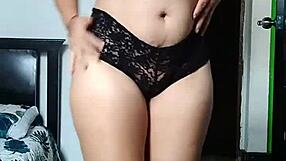 Argentinian Milf Shows Off Her Big Ass in Homemade Video