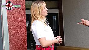 llevo a desconocida de la calle y le da una gran verga mi trabajador