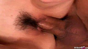 Mršava japanska tinejdžerka 18+ namamljena da se jebe sa starim učiteljem tokom lekcije golfa