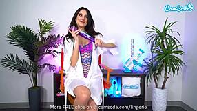 يا إلهي، إليزا إبارا الجنسية تفرك كسها المقصوص على الكاميرا 😍