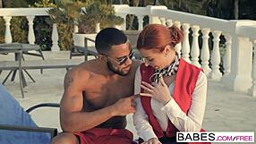 美女们 - 黑人更好！在阳光下晕倒与猛男和比安卡雷萨