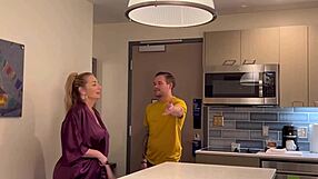 Jeg, Alex Envy, sporer opp stemamma Danni Jones for å ta henne hjem med deepthroat action.