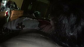 Ενώ ο άντρας δουλεύει ο γείτονας φροντίζει τη γυναίκα