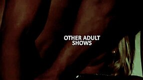 جاكي الميلف ذات الطيز الكبيرة المستديرة، واو، جلسة غرفة نومها مع بلاي بوي حارة نقية!