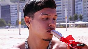 Mamando A Piroca Do Vendedor De Picolé Que Conheci Na Praia