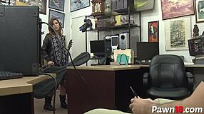 Rockstar gets rock hard cock sucked 😏