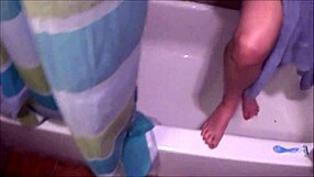 의붓오빠가 안경 낀 nerdy 10대 의붓여동생한테 크림파이 박아버림