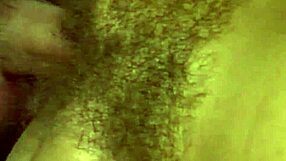 Ofis milf seksi çoraplarla sertçe sikiliyor