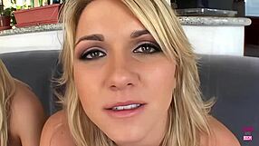 Dvě blondýny! Nechají se prásknout nadrženým chlapem!