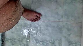 Deixando A Rola Bem Limpa Para Voce Mamar