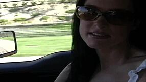 Da li si ikada pokupio vruću Indiju Summer za divlje auto jebanje?