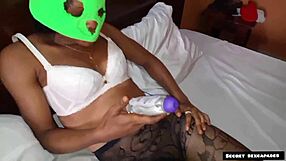 Horny Girlfriend Gets Wet Pussy Missionary Fuck