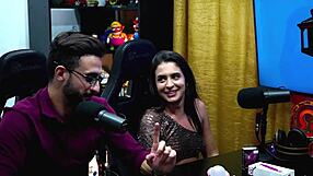 Sexo No Podcast com Havena Cep em Red Sheer. Ela Usa Brinquedo pra Bater Punheta Gostosa ao Ar Livre.