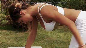 Cinthia Fernandez Arm Exercise Body Secrets