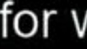 Gwen juega con polla y se cubre de semen en hentai