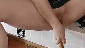 i'm velvet rain, on the edge and squirting with huge toy