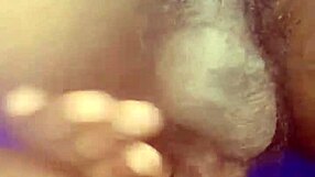 I enter my girlfriend's hairy pussy