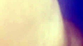 I enter my girlfriend's hairy pussy