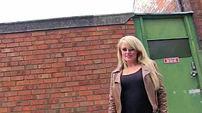 Bustyeager For Cock Starts Masturbating In The Car Waiting Forcocks