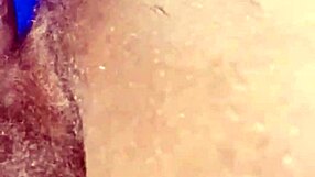 I enter my girlfriend's hairy pussy