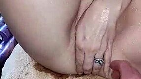 i'm velvet rain, on the edge and squirting with huge toy