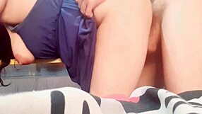 Τα βυζιά της θετής μαμάς αναπηδούν σκληρά! Ο θετός γιος τρυπάει τη σφιχτή της πούτσα σε αληθινό ερασιτεχνικό κλιπ