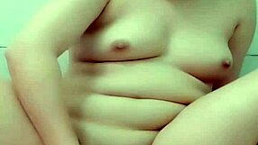 ai biết em này không