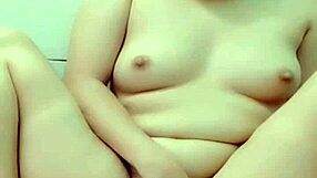 ai biết em này không