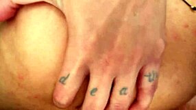 สาวลาตินก้นใหญ่แฟลร์ตในลิฟต์เพื่อมือเย็ด POV และน้ำเงี่ยนในปากจากเพื่อนบ้านคักโคลด์ Kylei Ellish