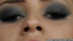 la joven latina assh lee folla y rebota en la polla de nacho vidal
