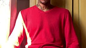 Ebony babe gets intense cumshot from handjob with well-hung oberon in bold action scene