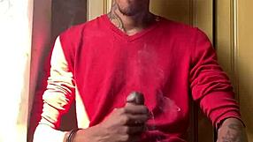 Ebony babe gets intense cumshot from handjob with well-hung oberon in bold action scene