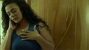 Hermanastra fogosa de culazo seduce al peruano con perrito intenso y vaquera