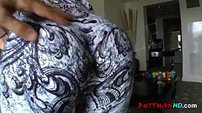 Sexy Blonde Babe Susie Clove Spreading Her Ass and Pussy.