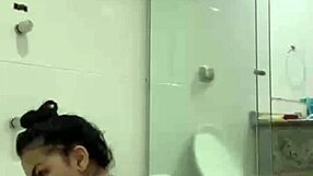 bia hot morena masturbating with shower jet solo