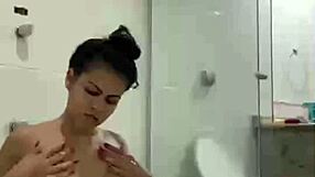 bia hot morena masturbating with shower jet solo