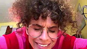 크리스마스 트리 아래에서 흥분한 베이비와 뜨거운 퀵 섹스 해본 적 있어?