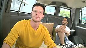 Hej, chcesz zobaczyć surową amatorską akcję gejowską dziś wieczorem?