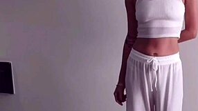 chica francesa flaquita coge con mexicano gordo hace mamada riquisima