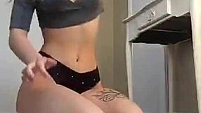 beautiful brunette teen solo webcam fetish