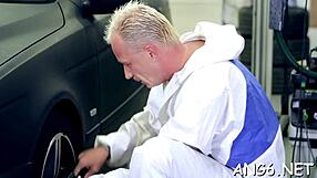 Dirty Tracy delivers goddess blowjob close up