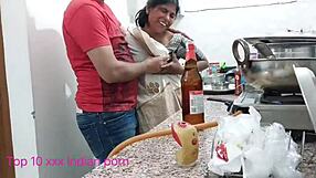 Everbest XXX χωριάτικη θετή μαμά γαμιέται σκληρά σε πορνό Χίντι