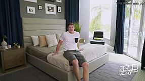 嘿，看Dillan在Sean Cody热门同志片口交技巧一流