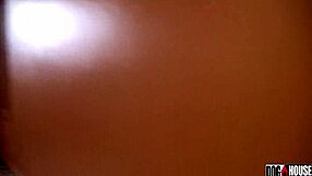 Latina couple Jane Rodrigues and Fabio Lavatti fucking in bathroom