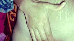 Gimana Cewek India Imut Bisa Tahan Orgasme Liar? Close-Up Basah Buatan Sendiri Bilang Enggak!