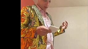 mchenry cruiser gets blowjob during standup comedy