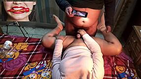 Чукам индийска бхаби яко с диви стонове