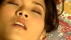 Горячая азиатская филиппинка сходит с ума от секса на улице с японским студентом